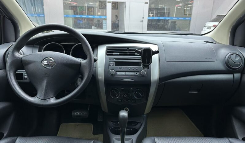 
								2015 Nissan Livina 1.6XE CVT full									