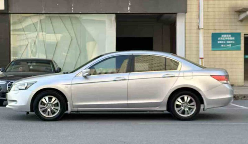 
								Honda Accord 2010 2.0L EX full									