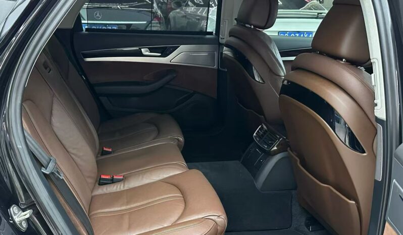 
								2018 Model Mercedes-Benz E300L 2.0T Sport Luxury Edition full									