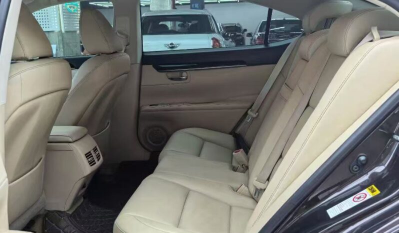 
								2013 Lexus ES250 2.5L Elite Edition full									